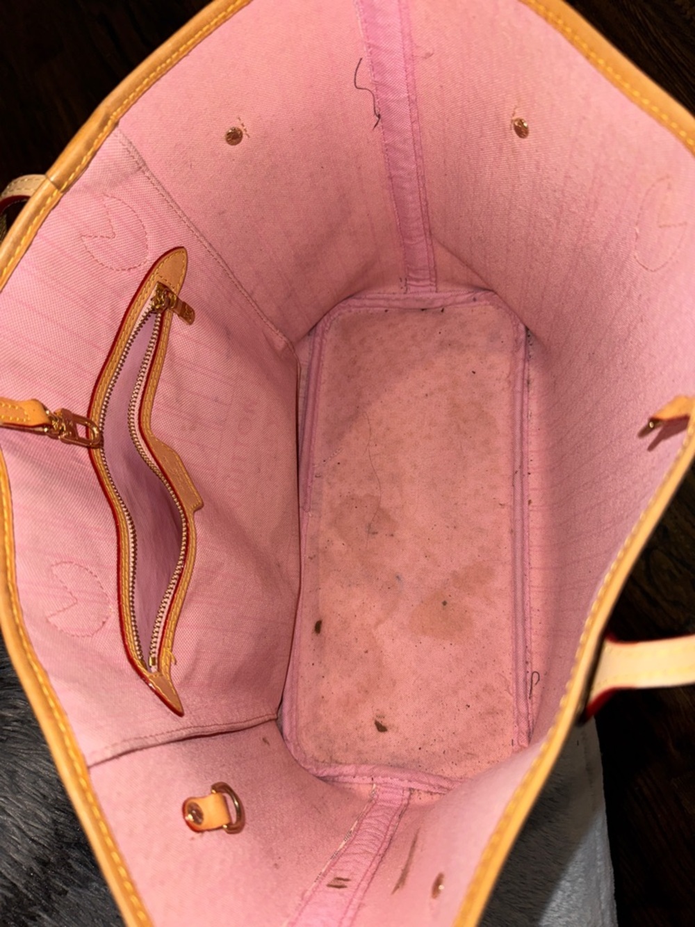Luxury Checkered Tote Bag in Cream and Pink - Picture 9 of 13